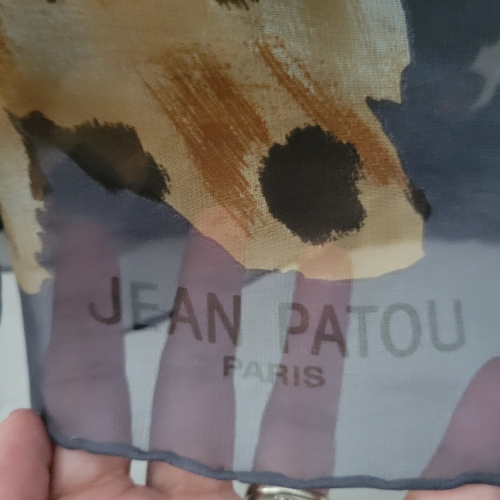 Jean Patou Wrap Scarf Size 52 x 52 - Picture 2 of 3